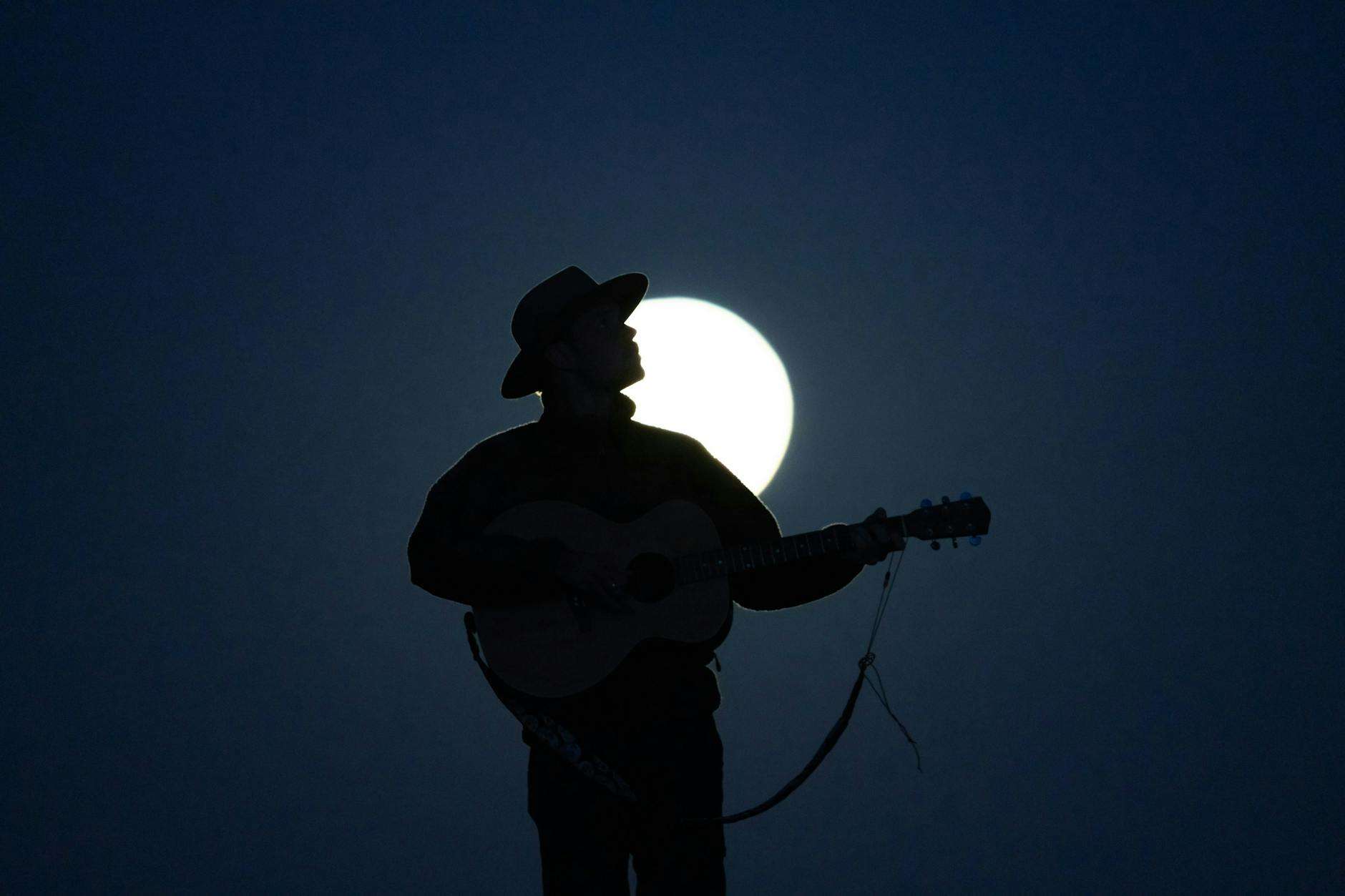 25 Songs About the Moon